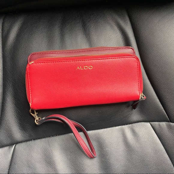 Aldo Handbags - Aldo wristlet multi pockets